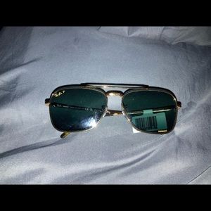 Ray Ban NEW CARAVAN GLD SHN (brand new )